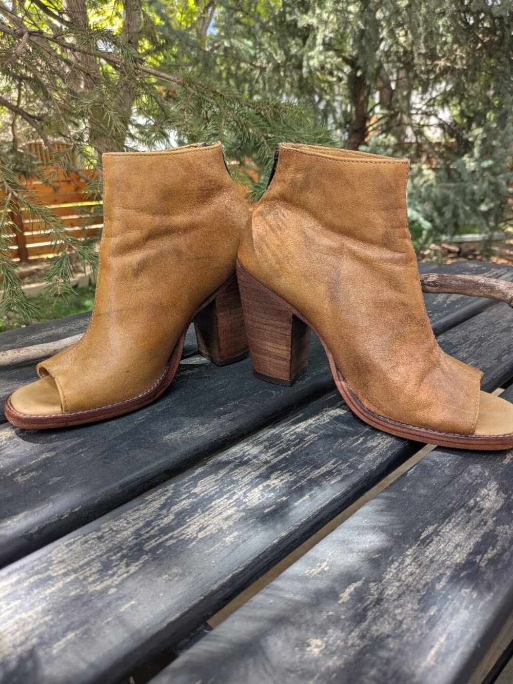 BED STU Onset Leather Peep Toe Ankle Booties Tan Wood Block Heel Size 7.5.